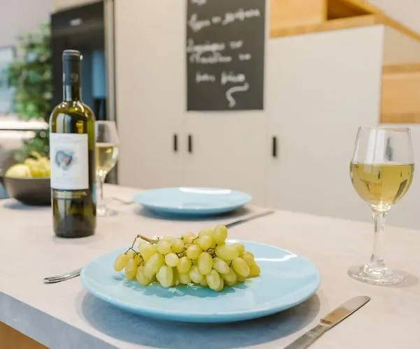 아파트 Manolis Loft Apartment, Rhodes Town *