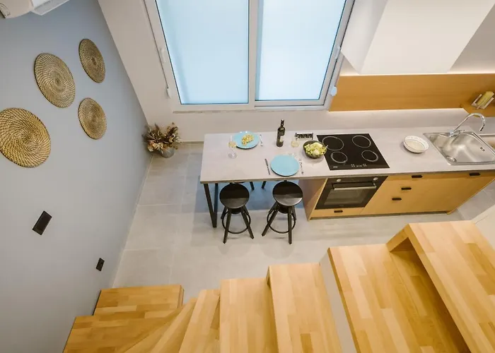 Manolis Loft Apartment, Rhodes Town 아파트 *