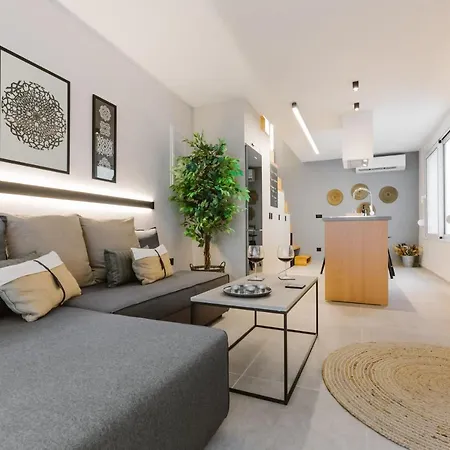 Manolis Loft Apartment, Rhodes Town شقة