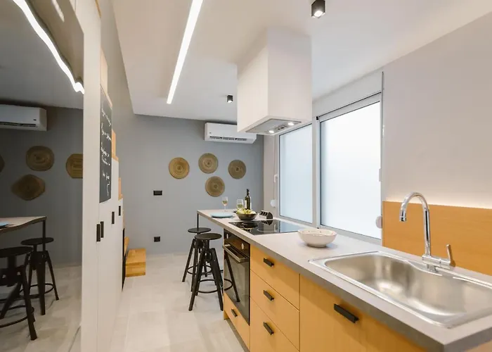 شقة Manolis Loft Apartment, Rhodes Town *