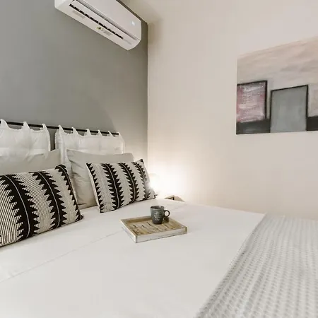 Manolis Loft Apartment, Rhodes Town עיר רודוס