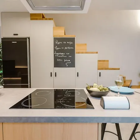 شقة Manolis Loft Apartment, Rhodes Town